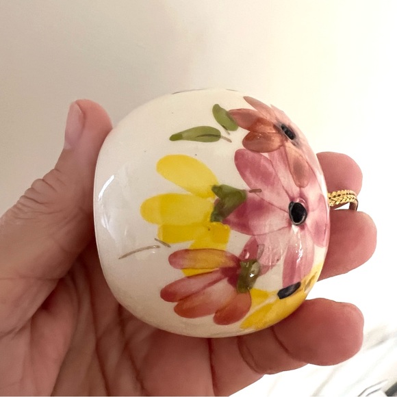 Toni Raymond Pottery vintage floral handmade pomander with gold string - Picture 6 of 8